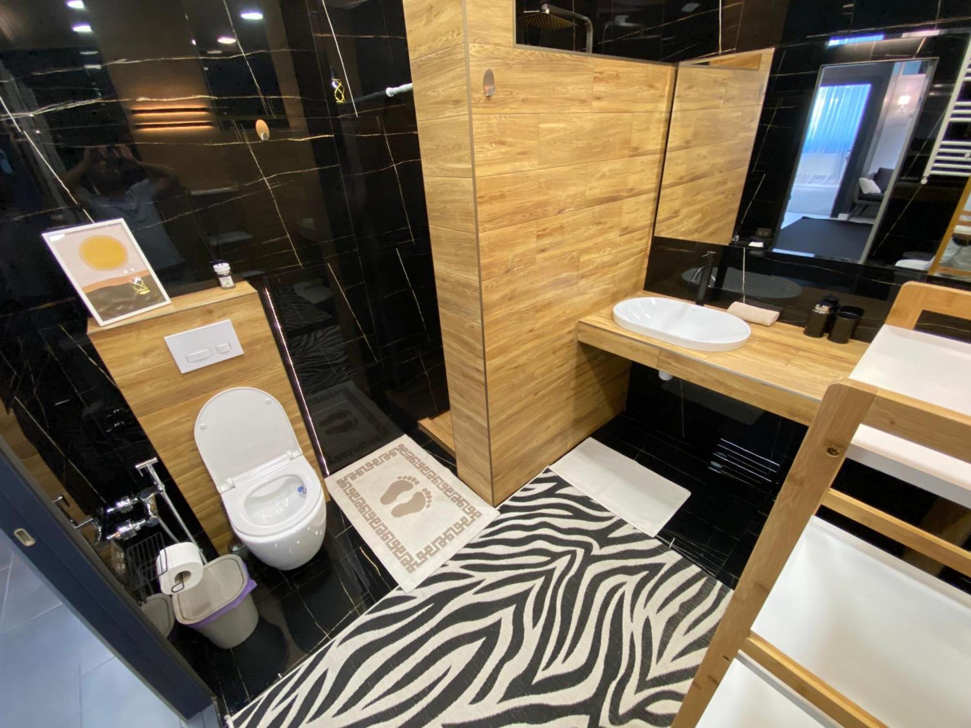 Rentnow Modern Business Apartment With 3 Bedrooms In Centre Кишинёв Экстерьер фото