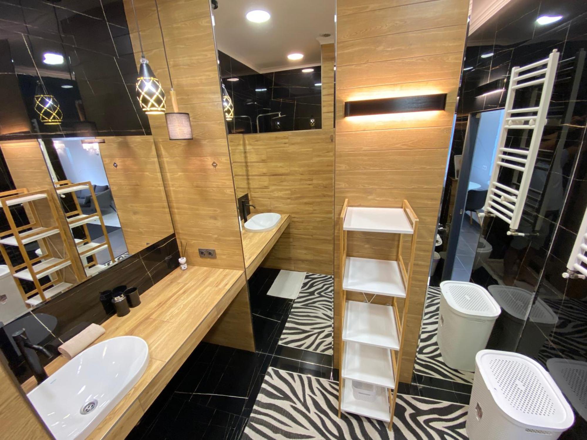 Rentnow Modern Business Apartment With 3 Bedrooms In Centre Кишинёв Экстерьер фото