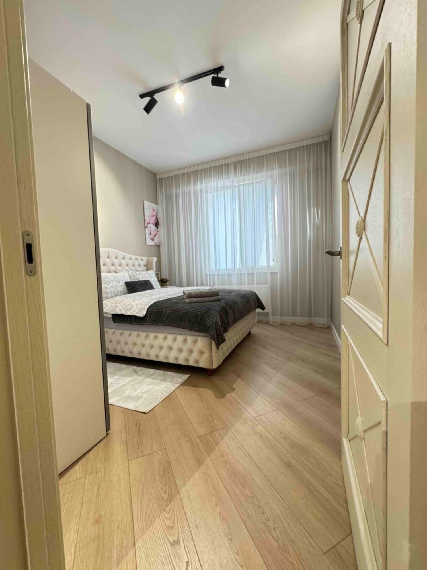 Rentnow Modern Business Apartment With 3 Bedrooms In Centre Кишинёв Экстерьер фото