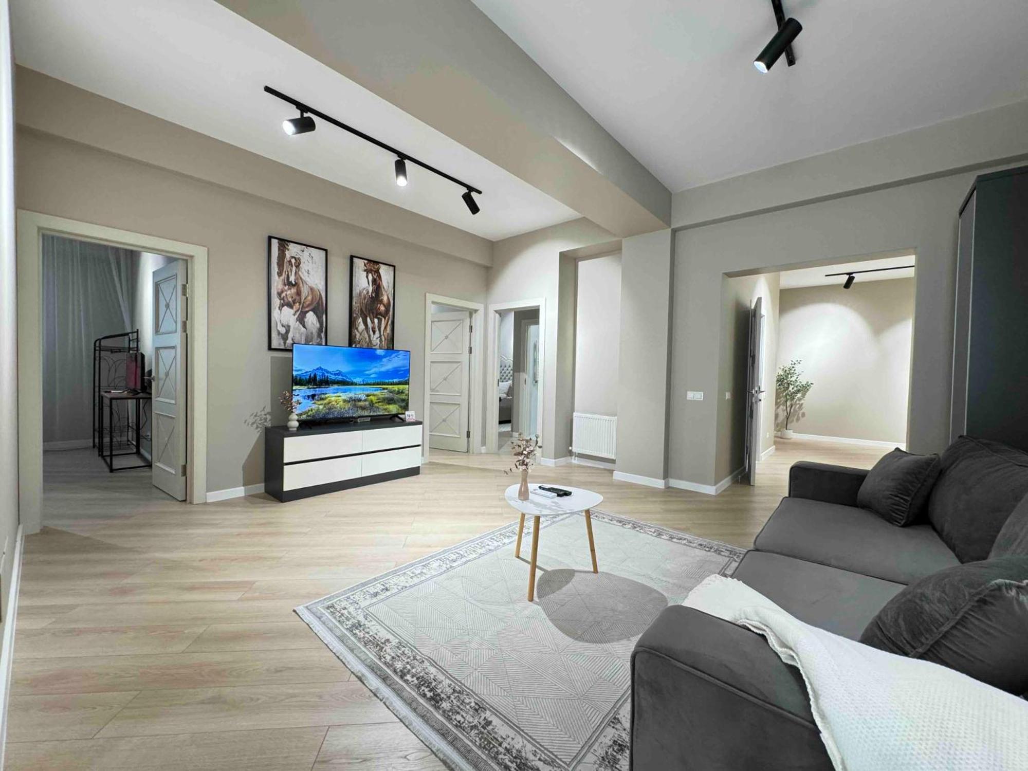 Rentnow Modern Business Apartment With 3 Bedrooms In Centre Кишинёв Экстерьер фото