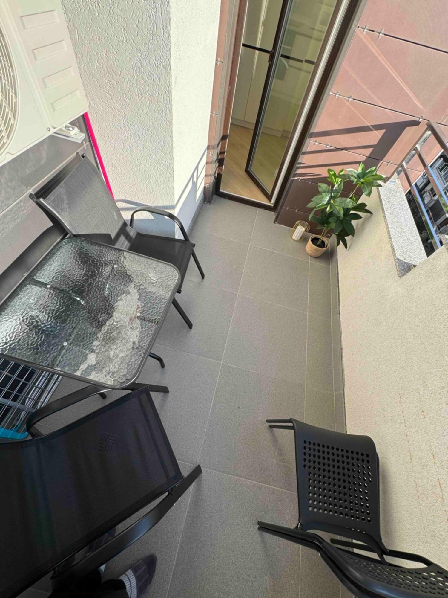 Rentnow Modern Business Apartment With 3 Bedrooms In Centre Кишинёв Экстерьер фото