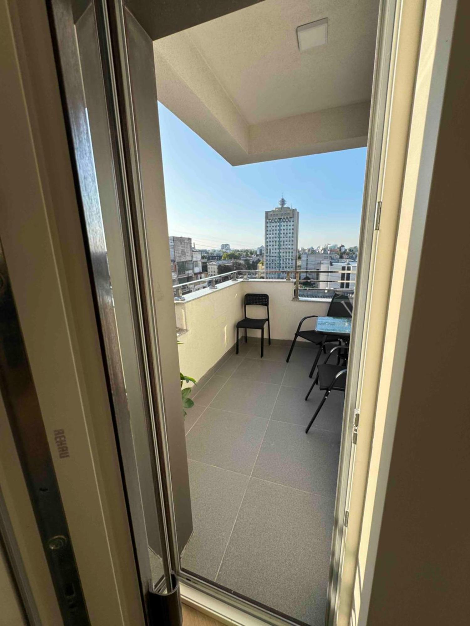 Rentnow Modern Business Apartment With 3 Bedrooms In Centre Кишинёв Экстерьер фото